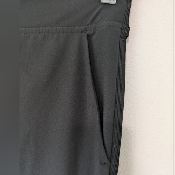 ATHLETA Brooklyn Ankle Pant 6 Black Mid Rise Lightweight Outdoor Summer Hiking - Picture 5 of 13